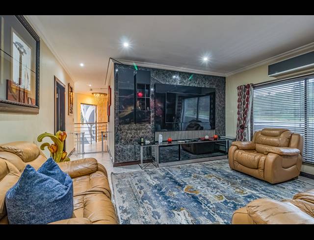 4 BEDROOM CLUSTER FOR SALE IN BASSONIA